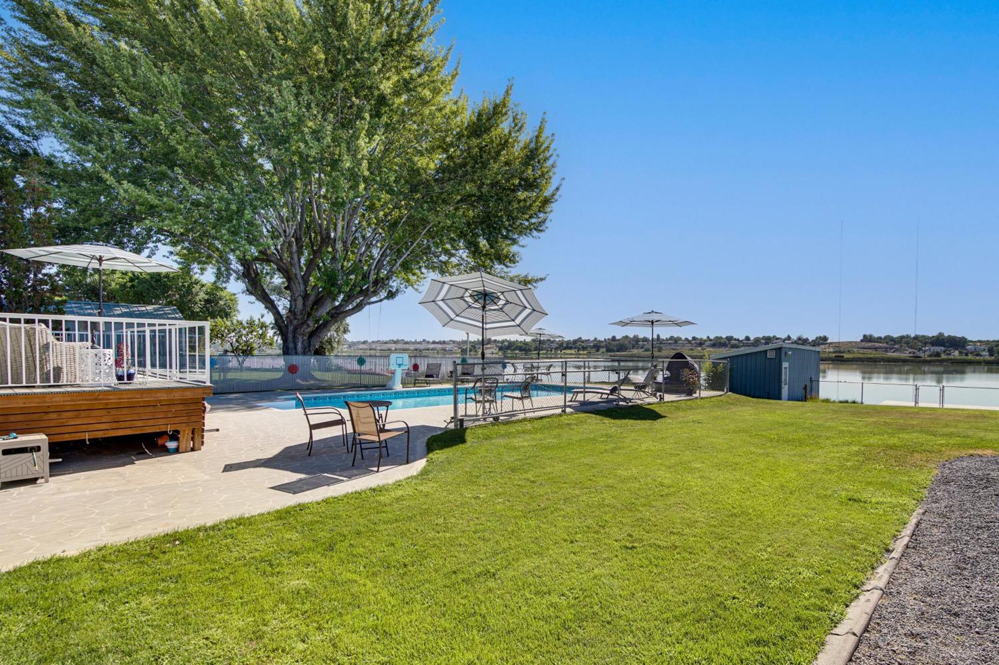 Moses Lake Retreat With Fenced Yard And Private Dock! Villa Exterior photo